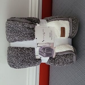 Koolaburra Ugg Blanket Wiona Sherpa Throw 50 x 70 NEW